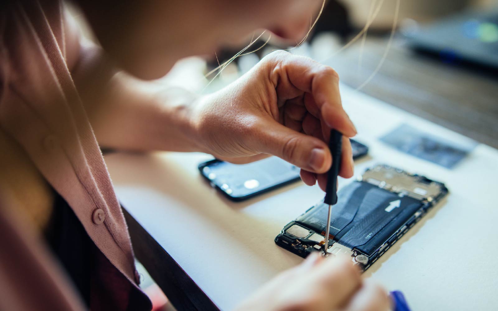 Will Apple Repair My iPhone For Free? Here’s What You Can Do.