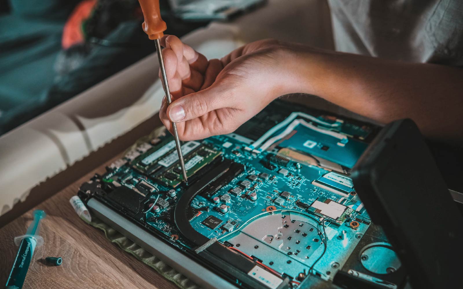 Is Laptop Repair An Essential Service And Why You Should Do It?